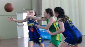 El Majuelo debuta plácidamente ante el Colegio Entreolivos para buscar su tercer estandarte