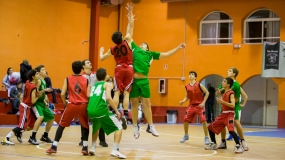 Sólido Los Sauces ante un combativo Ágora