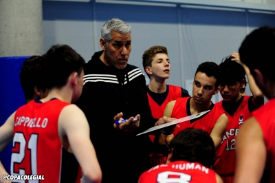 Joe Arlauckas ideando un plan de remontada