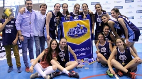 Un Estandarte se eleva sobre El Nido de las Águilas