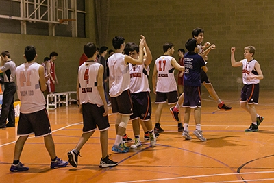 La alegría se desbordó en el banquillo de Hipos