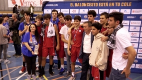 Unos lobos impresionantes: "Hemos iniciado una tradición en el colegio" 