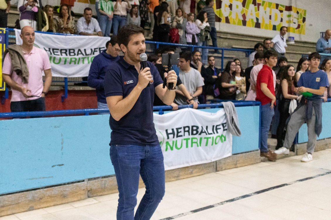 Pablo Galav&iacute;s en la Gran Final de la Copa Colegial Sevilla 2022