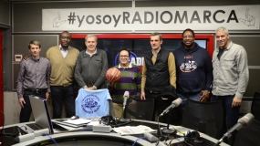 Visita de los embajadores de la Copa Colegial a Radio Marca