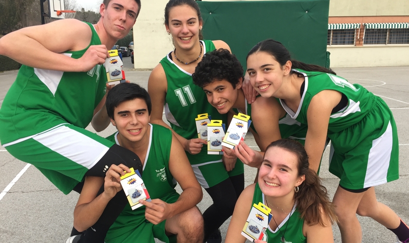 WTF?! el sticker de la Copa Colegial