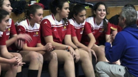 Las Panteras pagan los nervios del debut